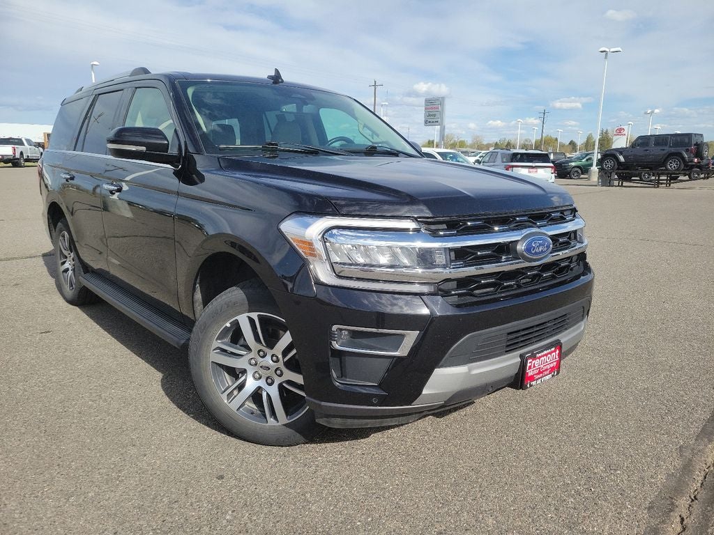 2024 Ford Expedition — side profile view