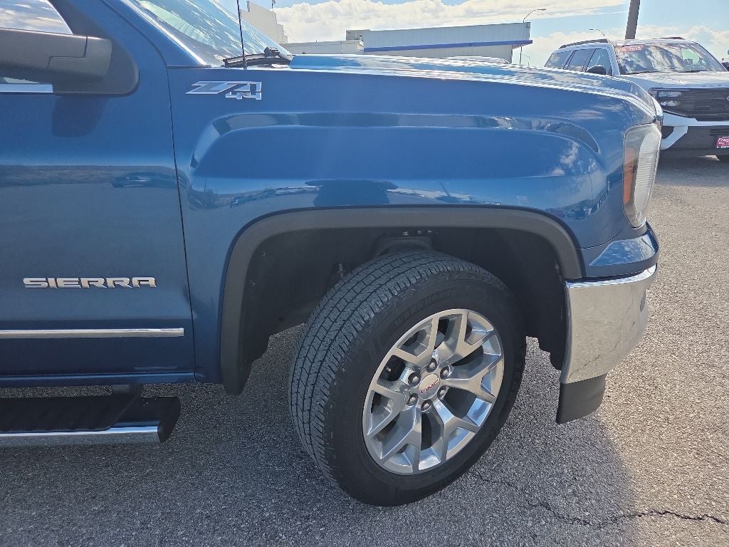 2018 GMC Sierra 1500 — interior view
