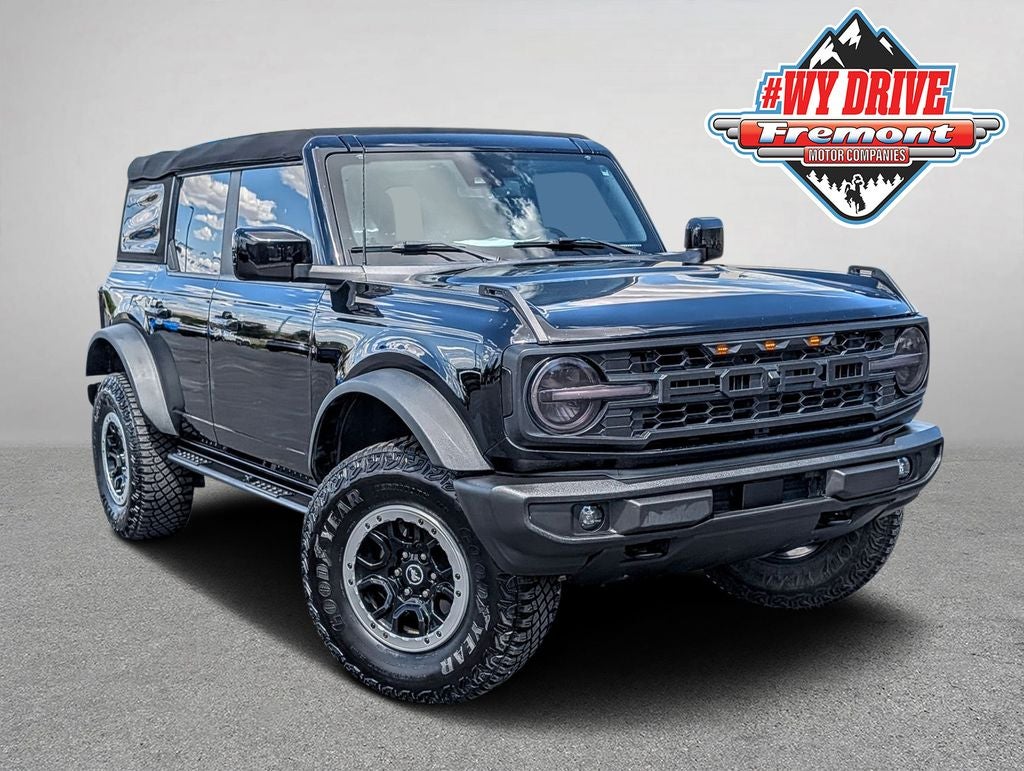 2023 Ford Bronco Outer Banks Sasquatch in Shadow Black — front three-quarter view